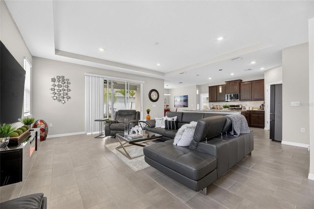 446 6TH AVENUE NW, Ruskin, FL 33570