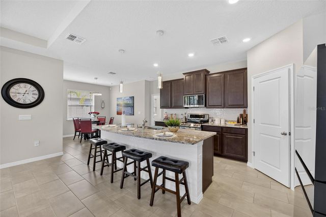 446 6TH AVENUE NW, Ruskin, FL 33570