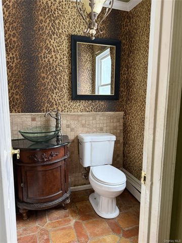 31 Upper Sheep Pasture Road, East Setauket, NY 11733