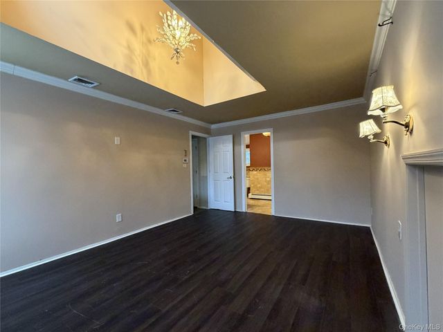 31 Upper Sheep Pasture Road, East Setauket, NY 11733