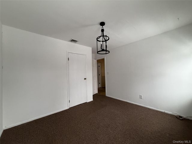 31 Upper Sheep Pasture Road, East Setauket, NY 11733