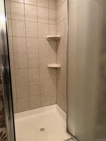 31 Upper Sheep Pasture Road, East Setauket, NY 11733