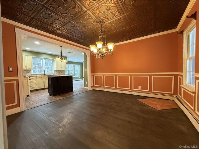 31 Upper Sheep Pasture Road, East Setauket, NY 11733