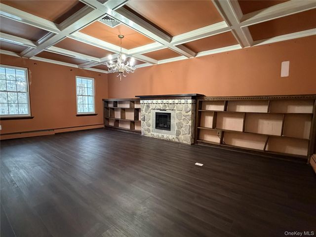 31 Upper Sheep Pasture Road, East Setauket, NY 11733