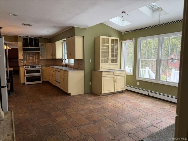 31 Upper Sheep Pasture Road, East Setauket, NY 11733