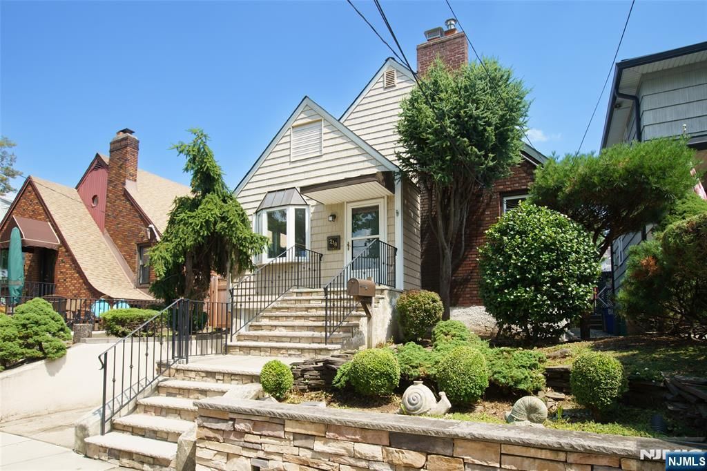 218 Riverview Avenue, North Arlington, NJ 07031
