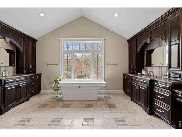 5220 S Joliet Way, Englewood, CO 80111