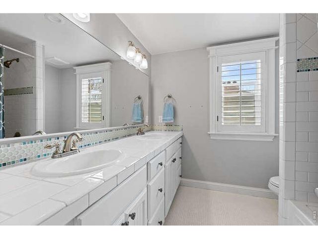 5220 S Joliet Way, Englewood, CO 80111