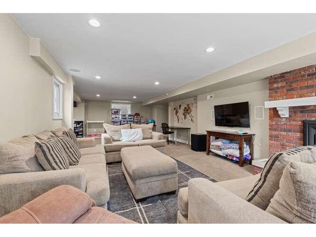 5220 S Joliet Way, Englewood, CO 80111