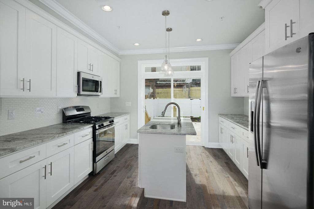 220 CECIL B MOORE AVE, Philadelphia, PA 19122