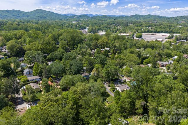 111 Dorchester Avenue, Asheville, NC 28806