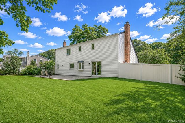 4 Summercress Lane, Coram, NY 11727