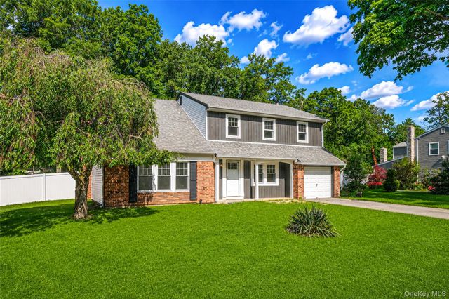 4 Summercress Lane, Coram, NY 11727