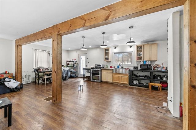 722 Connellsville Ave, Bullskin Twp, PA 15425