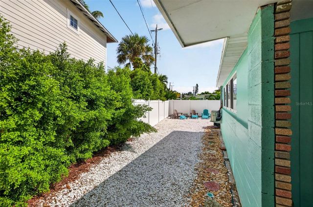 114 81ST STREET, Bradenton Beach, FL 34217