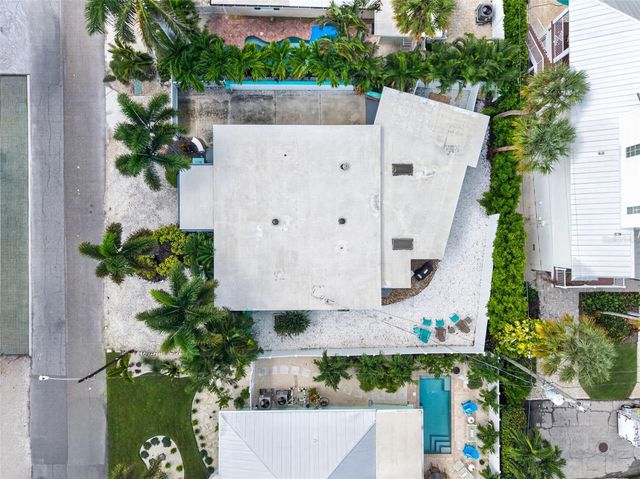 114 81ST STREET, Bradenton Beach, FL 34217