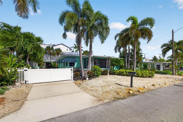 114 81ST STREET, Bradenton Beach, FL 34217