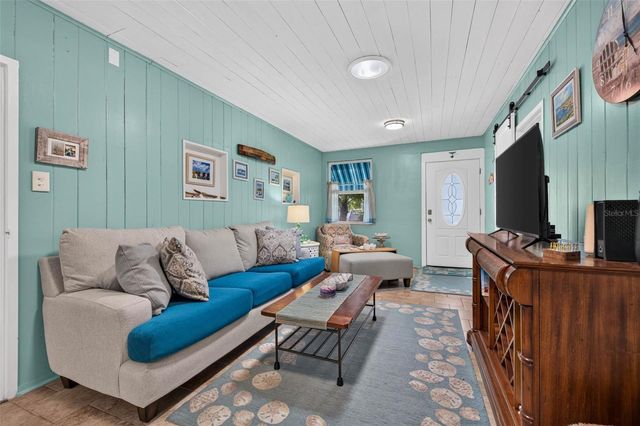 114 81ST STREET, Bradenton Beach, FL 34217