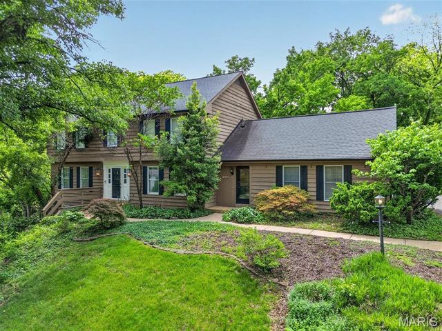 1685 Ansonborough Drive, Chesterfield, MO 63017