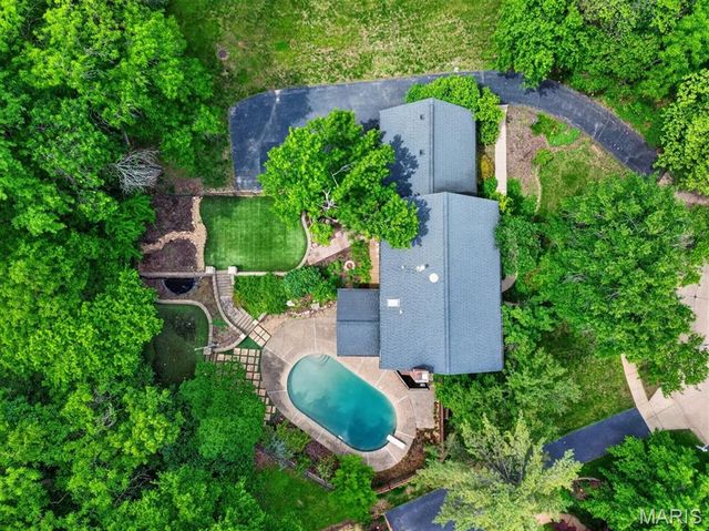 1685 Ansonborough Drive, Chesterfield, MO 63017