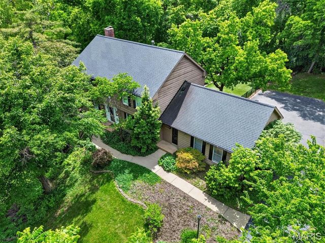 1685 Ansonborough Drive, Chesterfield, MO 63017