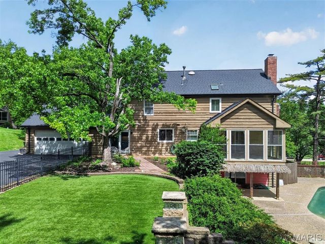 1685 Ansonborough Drive, Chesterfield, MO 63017