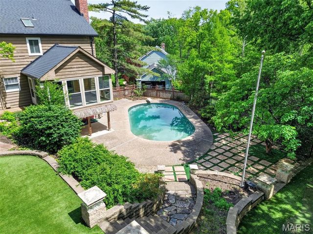 1685 Ansonborough Drive, Chesterfield, MO 63017