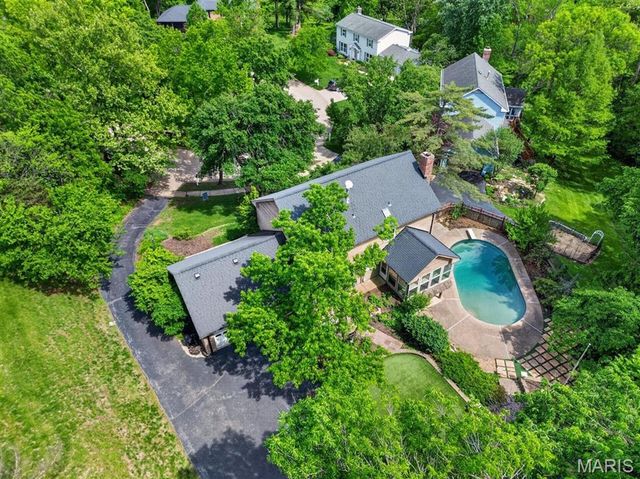 1685 Ansonborough Drive, Chesterfield, MO 63017