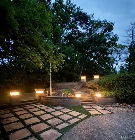 1685 Ansonborough Drive, Chesterfield, MO 63017