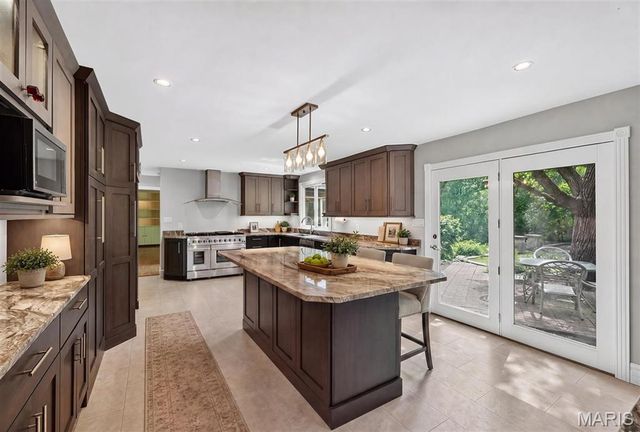 1685 Ansonborough Drive, Chesterfield, MO 63017
