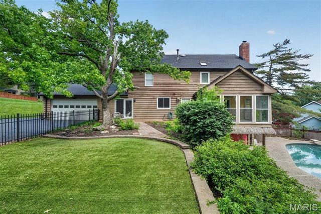 1685 Ansonborough Drive, Chesterfield, MO 63017