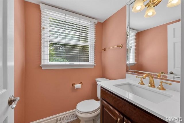 1685 Ansonborough Drive, Chesterfield, MO 63017