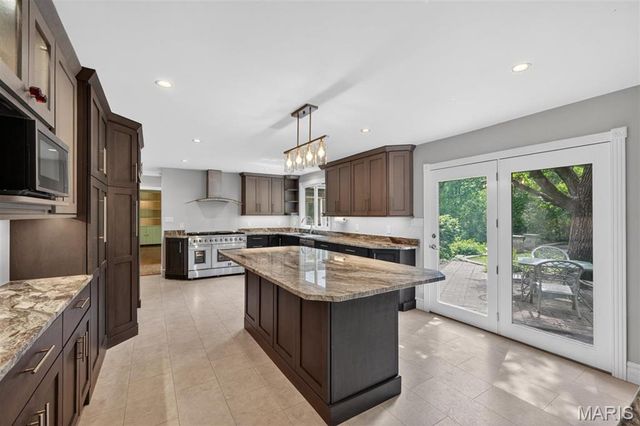 1685 Ansonborough Drive, Chesterfield, MO 63017