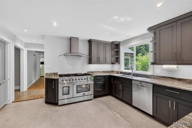 1685 Ansonborough Drive, Chesterfield, MO 63017