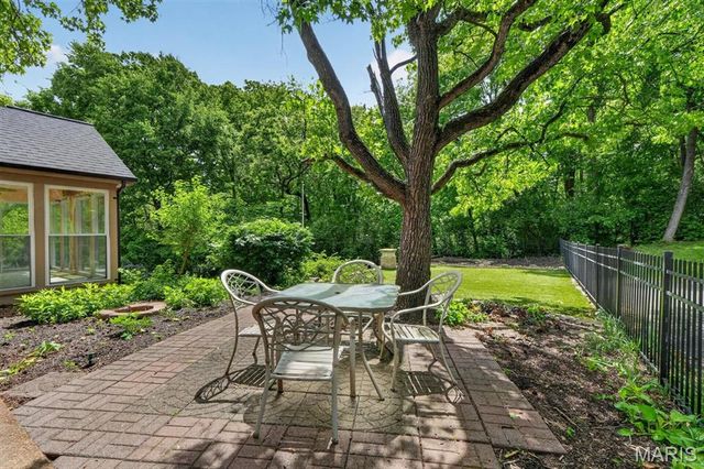 1685 Ansonborough Drive, Chesterfield, MO 63017