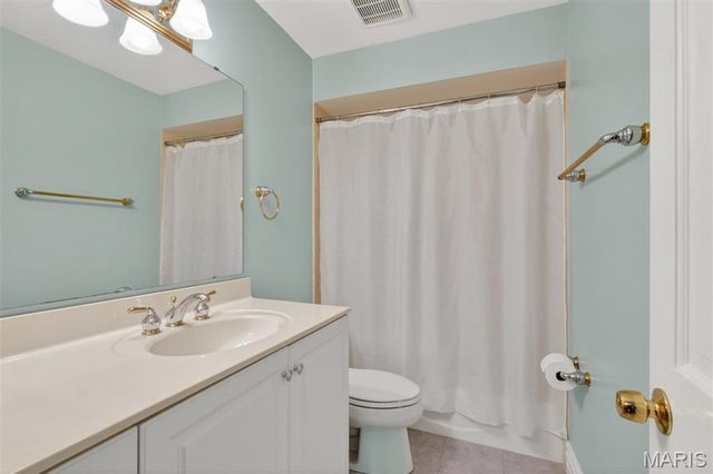 1685 Ansonborough Drive, Chesterfield, MO 63017