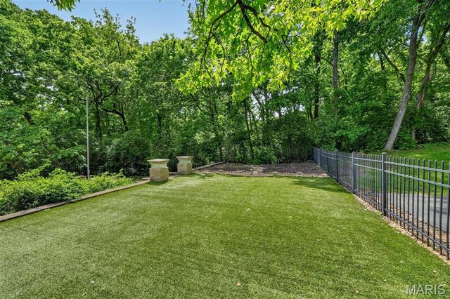1685 Ansonborough Drive, Chesterfield, MO 63017