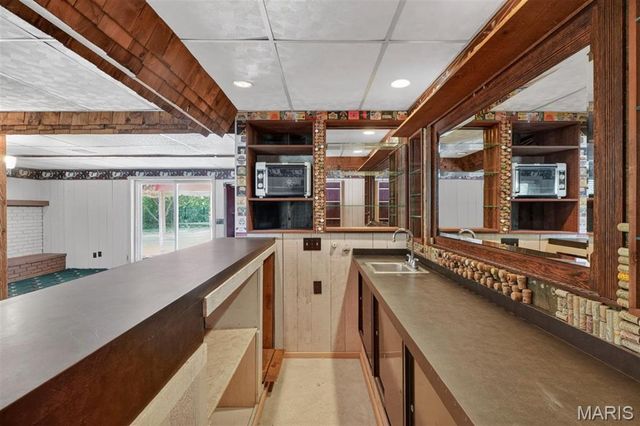 1685 Ansonborough Drive, Chesterfield, MO 63017