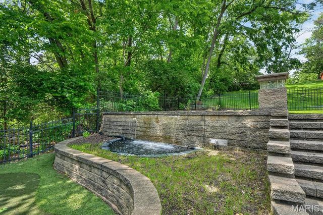 1685 Ansonborough Drive, Chesterfield, MO 63017