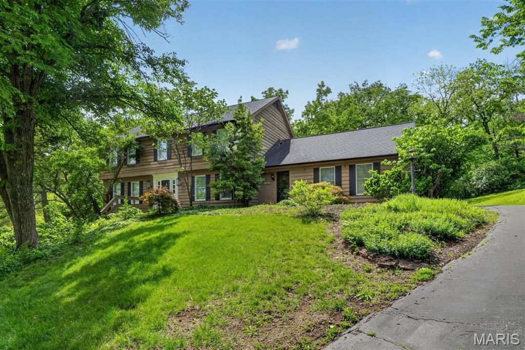 1685 Ansonborough Drive, Chesterfield, MO 63017