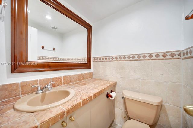 1985 S Ocean Dr 20A, Hallandale Beach, FL 33009