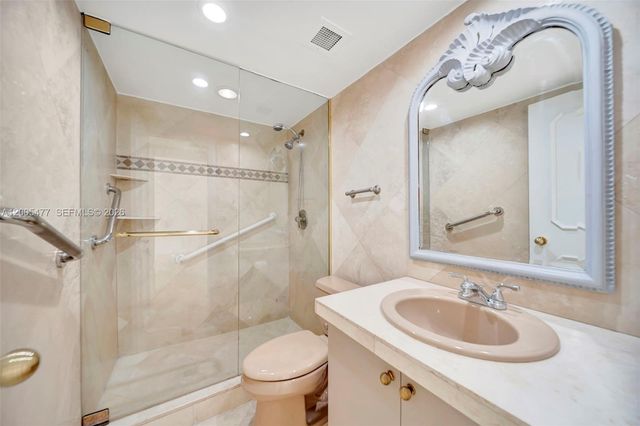 1985 S Ocean Dr 20A, Hallandale Beach, FL 33009