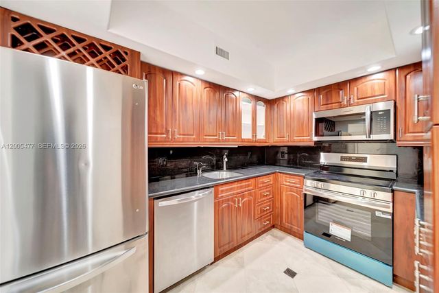 1985 S Ocean Dr 20A, Hallandale Beach, FL 33009