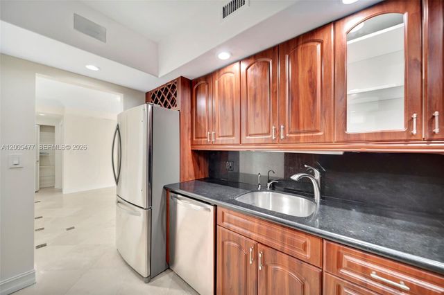1985 S Ocean Dr 20A, Hallandale Beach, FL 33009