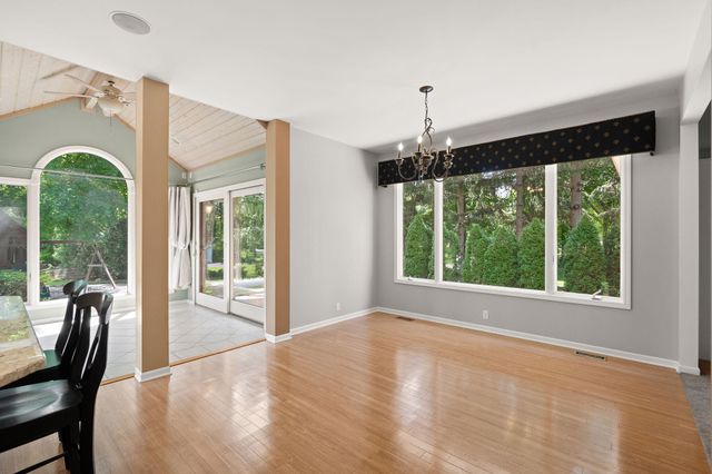 246 White Thorne Lane, Valparaiso, IN 46383