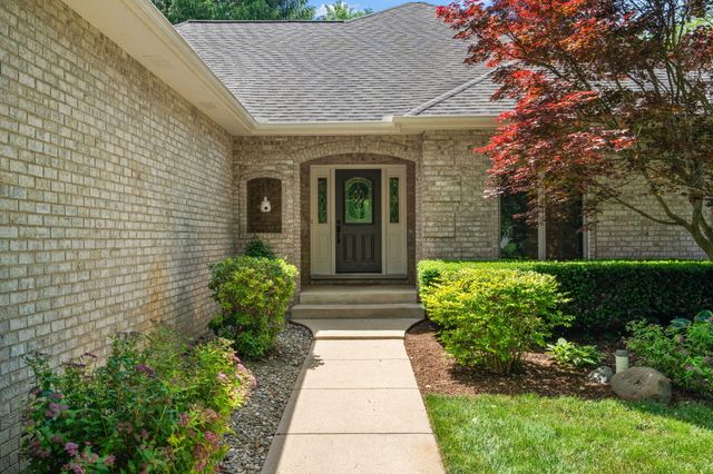 246 White Thorne Lane, Valparaiso, IN 46383