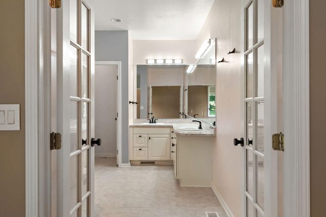 246 White Thorne Lane, Valparaiso, IN 46383