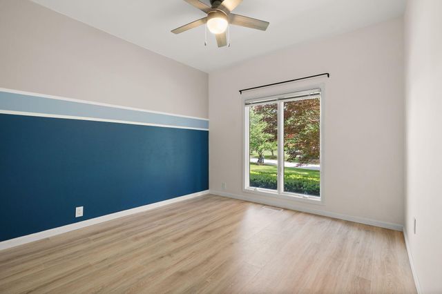 246 White Thorne Lane, Valparaiso, IN 46383