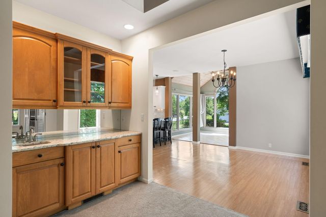 246 White Thorne Lane, Valparaiso, IN 46383