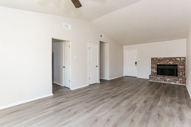 250 Prairie Grove Drive, Dallas, TX 75217